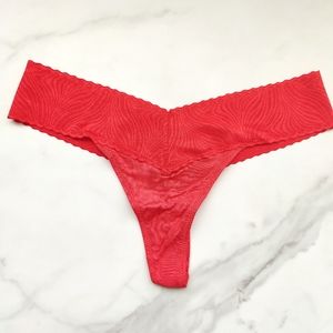 NWT SOMA EMBRACEABLE LACE THONG PANTY IN RED VAMP SIZE SMALL
